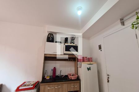 Sala / Cozinha / Área de serviço de apartamento para alugar com 1 quarto, 27m² em Cidade Satélite Santa Bárbara, São Paulo