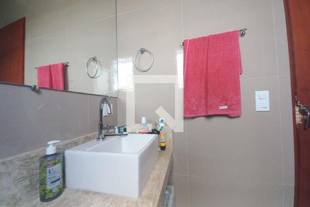 Banheiro de apartamento à venda com 2 quartos, 65m² em Jardim das Bandeiras, Campinas