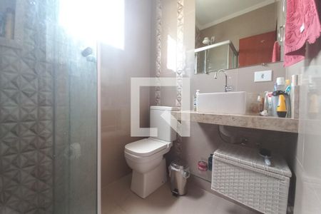 Banheiro de apartamento à venda com 2 quartos, 65m² em Jardim das Bandeiras, Campinas