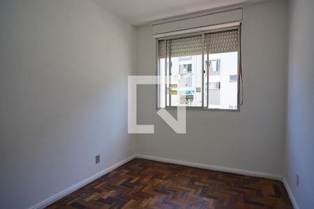 Quarto 2 de apartamento para alugar com 2 quartos, 46m² em Jardim Itu Sabará, Porto Alegre