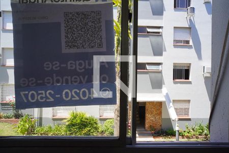 Sala - Vista de apartamento para alugar com 2 quartos, 46m² em Jardim Itu Sabará, Porto Alegre