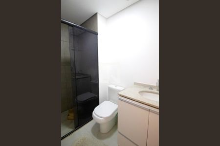 banheiro de kitnet/studio para alugar com 1 quarto, 27m² em Pinheiros, São Paulo