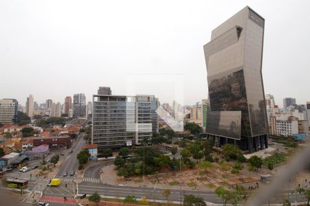 Varanda de kitnet/studio para alugar com 1 quarto, 27m² em Pinheiros, São Paulo