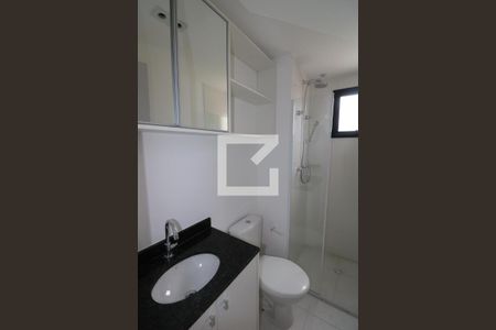 Banheiro de kitnet/studio para alugar com 1 quarto, 24m² em Perdizes, São Paulo