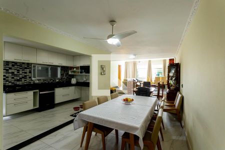 Sala de casa à venda com 3 quartos, 212m² em Jardim Santa Cruz, São Paulo