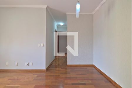 Corredor de apartamento à venda com 3 quartos, 75m² em Centro, Campinas