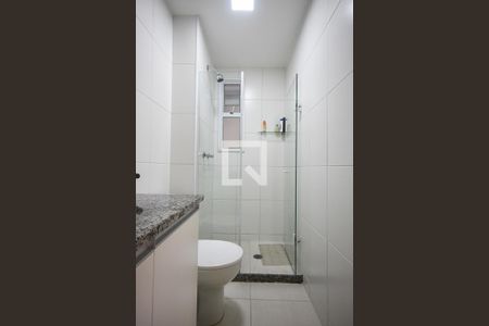 Apartamento à venda com 78m², 2 quartos e 1 vaga Apartamento à venda com 78m², 2 quartos e 1 vagaBanheiro