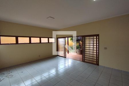 Sala de casa para alugar com 4 quartos, 250m² em Parque Residencial Lagoinha, Ribeirão Preto