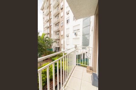 Varanda Sala de apartamento para alugar com 2 quartos, 56m² em Jardim Itu Sabará, Porto Alegre