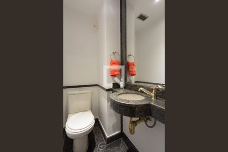 Lavabo de apartamento para alugar com 3 quartos, 92m² em Moema, São Paulo