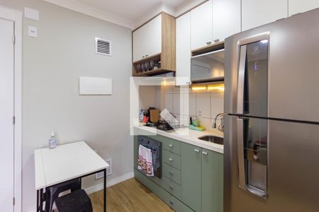 Cozinha de apartamento para alugar com 1 quarto, 27m² em Vila Butantã, São Paulo