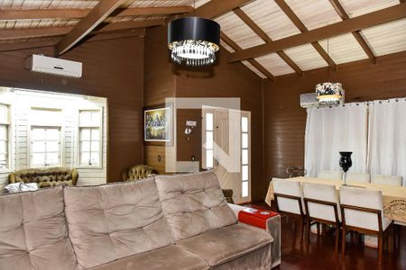 Sala de casa à venda com 3 quartos, 130m² em Rubem Berta, Porto Alegre
