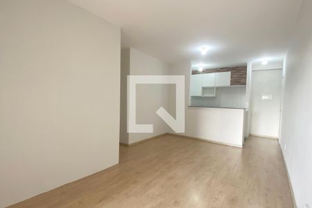 Sala de apartamento para alugar com 2 quartos, 80m² em Jardim Tupanci, Barueri