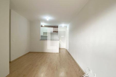 Sala de apartamento para alugar com 2 quartos, 80m² em Jardim Tupanci, Barueri