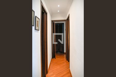 Corredor de apartamento à venda com 2 quartos, 72m² em Vila Vermelha, São Paulo