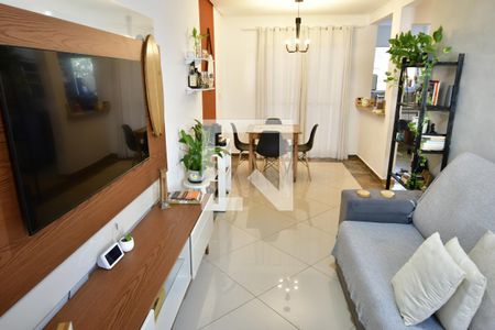 Sala de casa de condomínio para alugar com 2 quartos, 81m² em Chácara Primavera, Campinas