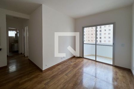 Sala de apartamento para alugar com 2 quartos, 66m² em Vila Uberabinha, São Paulo