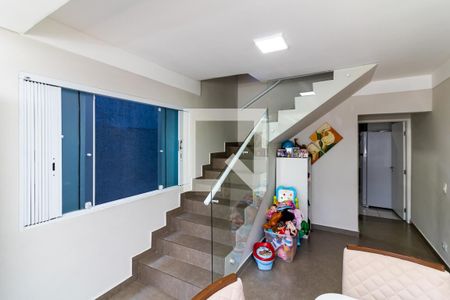 Escada de Acesso ao Piso Superior de casa à venda com 4 quartos, 120m² em Parque Sao Domingos, São Paulo