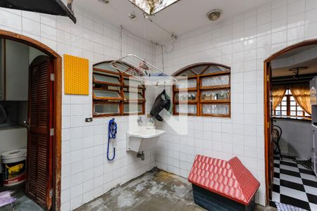 Casa à venda com 300m², 3 quartos e 2 vagas Casa à venda com 300m², 3 quartos e 2 vagasÁrea de Serviço