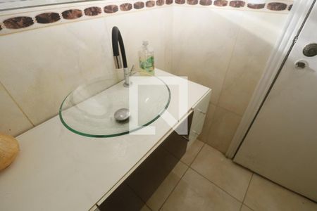 Lavabo de casa para alugar com 4 quartos, 300m² em Vila Nova Cachoeirinha, São Paulo