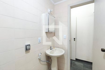 Banheiro  de apartamento para alugar com 1 quarto, 43m² em Cambuí, Campinas