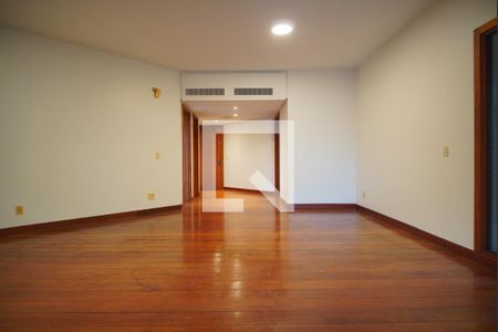 Apartamento para alugar com 201m², 3 quartos e 2 vagasSala