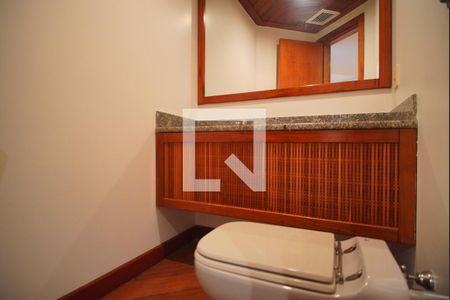 Lavabo de apartamento para alugar com 3 quartos, 201m² em Petrópolis, Porto Alegre