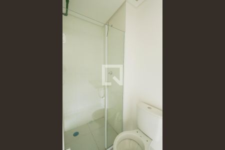 Banheiro de kitnet/studio para alugar com 1 quarto, 25m² em Santana, São Paulo