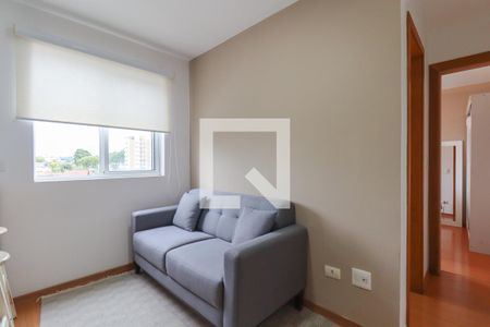 Sala/Cozinha de apartamento para alugar com 1 quarto, 28m² em Cristo Rei, Curitiba