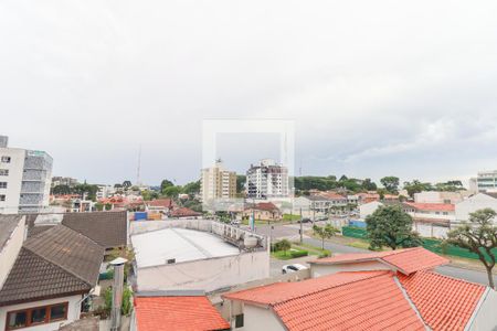 Vista Sala/Cozinha de apartamento para alugar com 1 quarto, 28m² em Cristo Rei, Curitiba