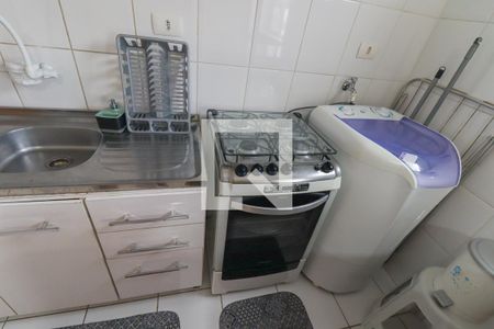 Sala/Cozinha de apartamento para alugar com 1 quarto, 28m² em Cristo Rei, Curitiba