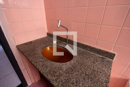 Banheiro de casa para alugar com 1 quarto, 40m² em Barreto, Niterói