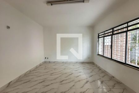 Sala de casa à venda com 3 quartos, 240m² em Vila Monumento, São Paulo