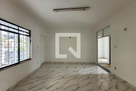 Sala de casa à venda com 3 quartos, 240m² em Vila Monumento, São Paulo