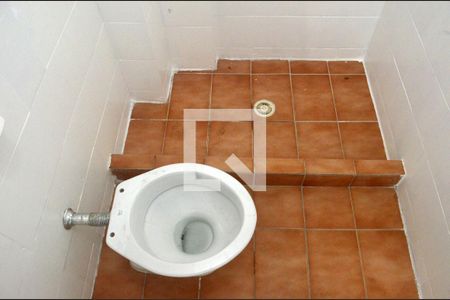 Banheiro de kitnet/studio para alugar com 1 quarto, 40m² em Centro, São Vicente