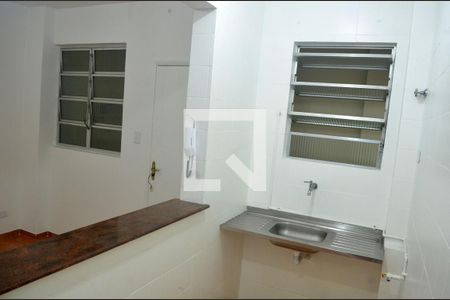 Cozinha de kitnet/studio para alugar com 1 quarto, 40m² em Centro, São Vicente