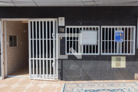 Casa à venda com 150m², 2 quartos e sem vaga Casa à venda com 150m², 2 quartos e sem vagaFachada Plaquinha QR CODE