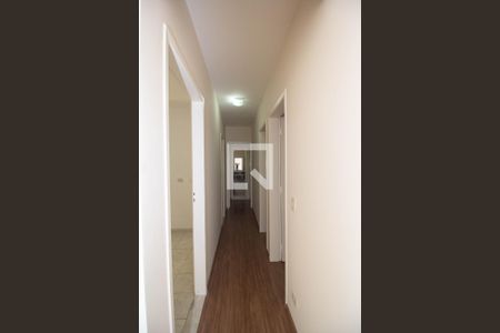 Corredor de apartamento para alugar com 3 quartos, 74m² em Vila Amélia, São Paulo