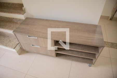 Sala de casa de condomínio para alugar com 2 quartos, 64m² em Jardim Interlagos, Hortolândia