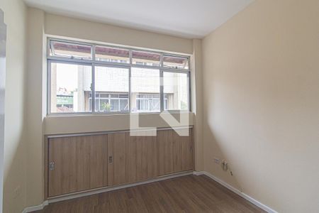 Quarto de apartamento para alugar com 1 quarto, 25m² em Centro, Curitiba