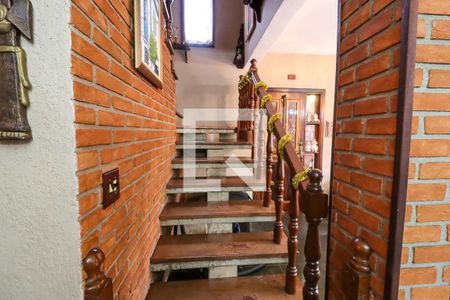 Escadas de casa à venda com 5 quartos, 289m² em Parque Monte Alegre, Taboão da Serra