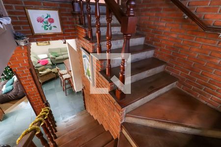 Escadas de casa à venda com 5 quartos, 289m² em Parque Monte Alegre, Taboão da Serra