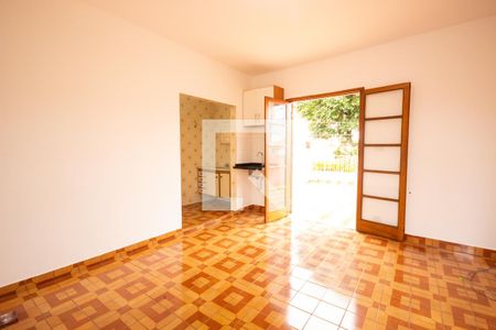 Sala/Quarto de casa para alugar com 1 quarto, 35m² em Jardim Umuarama, São Paulo