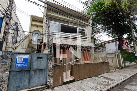 Casa para alugar com 180m², 4 quartos e sem vaga Casa para alugar com 180m², 4 quartos e sem vagaFachada