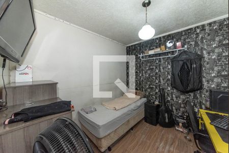 Quarto 2 de casa para alugar com 2 quartos, 200m² em Vila Santo Estefano, São Paulo