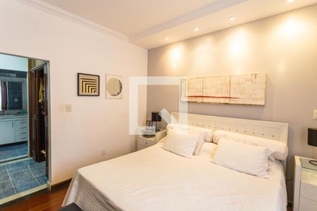 Suíte de casa à venda com 3 quartos, 275m² em Fernão Dias, Belo Horizonte