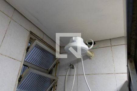 Banheiro de apartamento à venda com 3 quartos, 60m² em Vila Nova, Porto Alegre