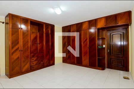 Suíte  de casa à venda com 3 quartos, 276m² em Vila Tibagi, Guarulhos