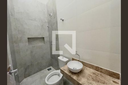 banheiro de casa à venda com 3 quartos, 134m² em Itapoã, Belo Horizonte