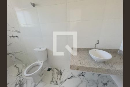 banheiro de casa à venda com 3 quartos, 134m² em Itapoã, Belo Horizonte